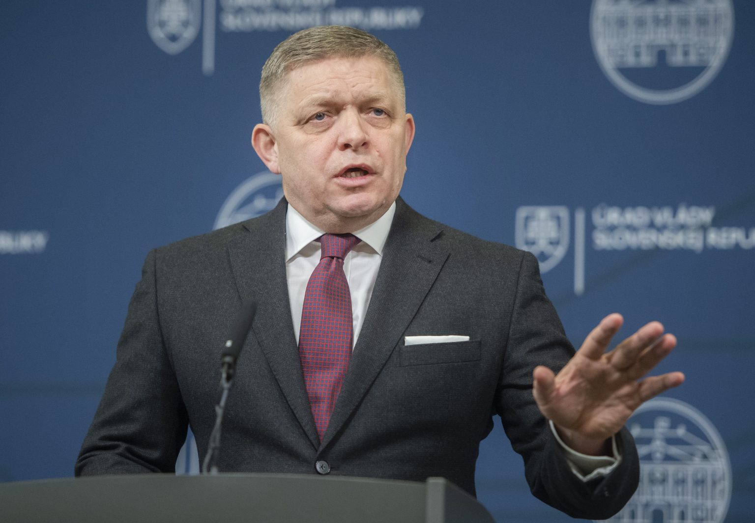 Robert Fico: Samosprávy dostanú do dvoch týždňov od vlády 50 miliónov eur