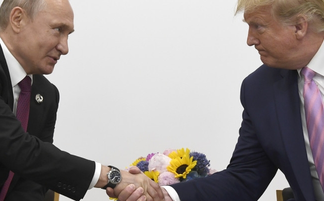 Trump označil Putinove kroky voči Ukrajine za geniálne