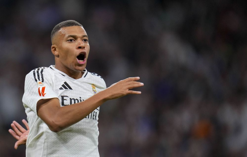 Mbappe má svalové zranenie, podľa médií bude chýbať Realu tri týždne