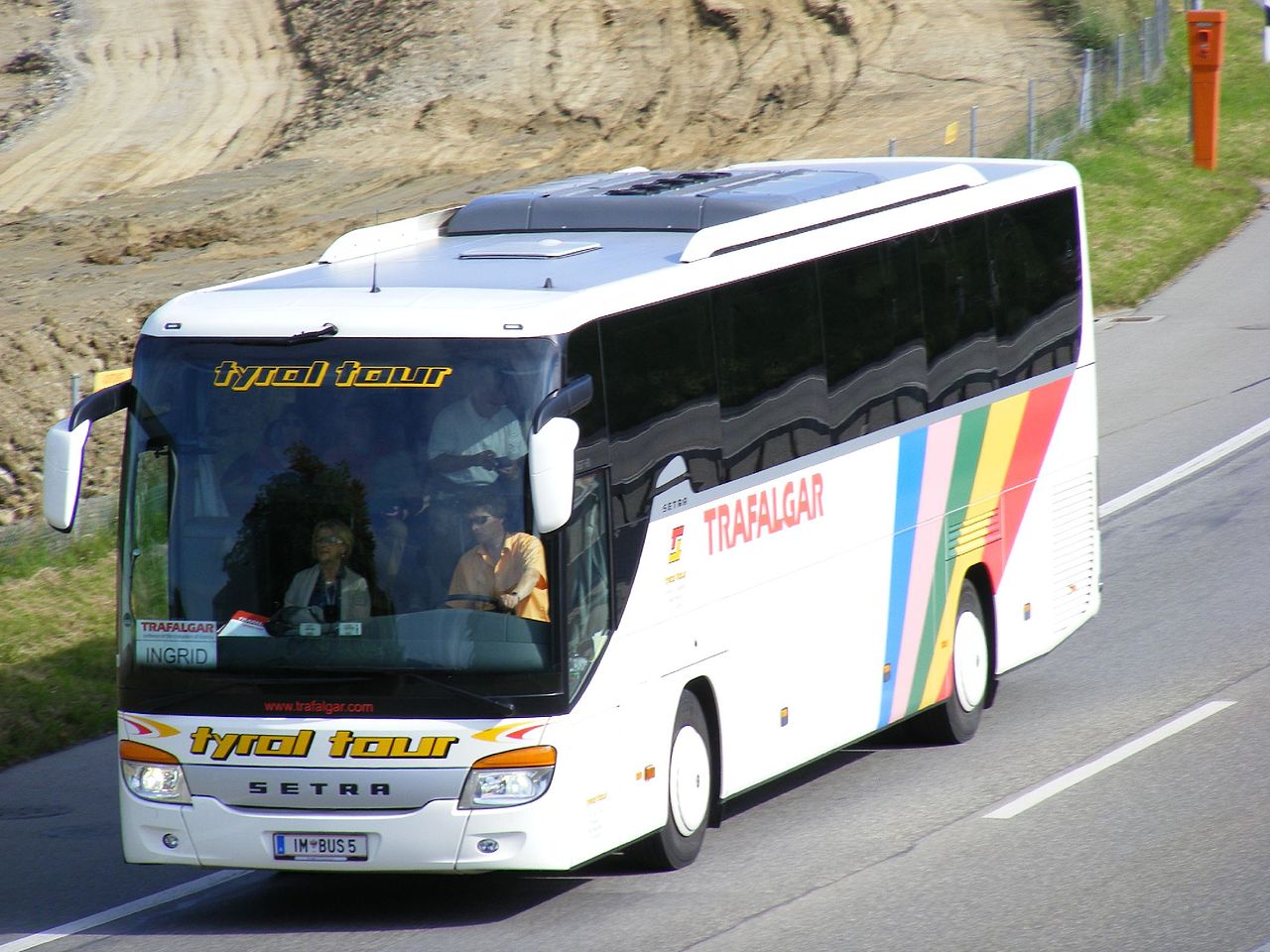 Vodič autobusu sa pomýlil, turistom predĺžil cestu o 1200 km