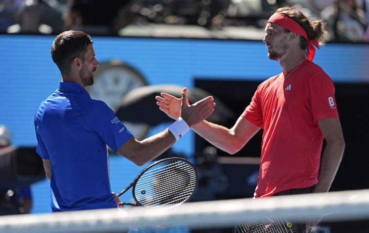 Australian Open 2025: Zverev je prvým finalistom dvojhry,Djokovič skrečoval