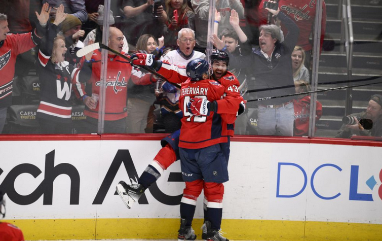 NHL: Fehérváry získal 20. bod, Slafkovský nebodoval pri triumfe