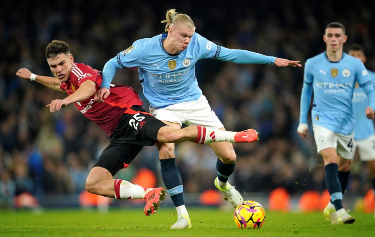 Futbalisti United zvíťazili v manchesterskom derby na ihrisku City