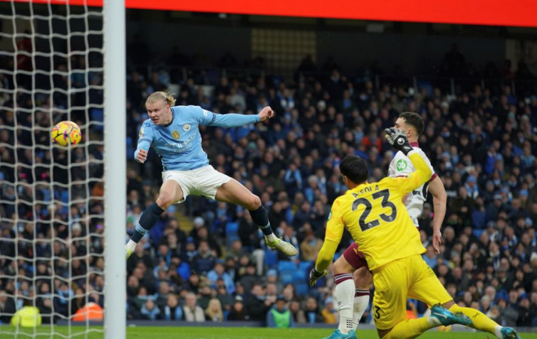 ManCity s dvoma víťazstvami za sebou, Dúbravka opäť vychytal triumf