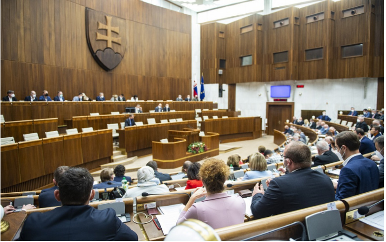 V povinnom očkovaní sa nezhodne ani koalícia