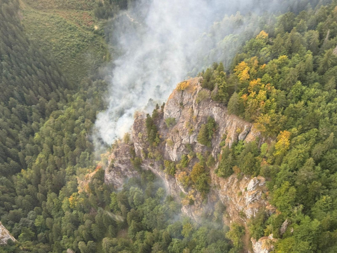 Na mieste požiaru v Ludrovskej doline zriadili riadiaci štáb