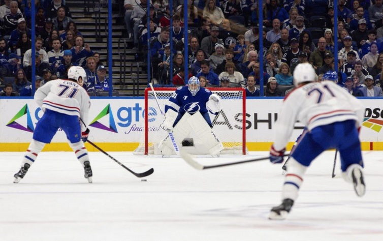 NHL: Montreal zvíťazil na ľade Tampy 5:2, Slafkovský s mínuskou