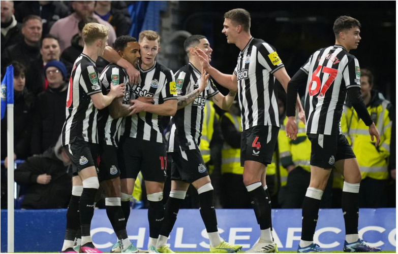 Newcastle s Dúbravkom vypadol v štvrťfinále Ligového pohára s Chelsea