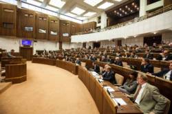 poslanci parlament