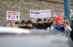 vyrobcovia zelenej energie protestovali pred narodnou radou