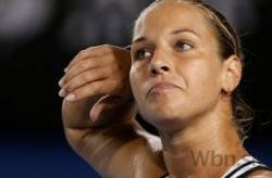 dominika cibulkova v skvelom osemfinale zdolala viktoriu azarenkovu