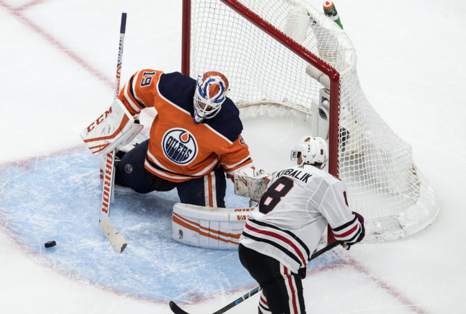 blackhawks_oilers_hockey_32416 d5b4cd1c0085484bbb96a22acb855a6c 676x456