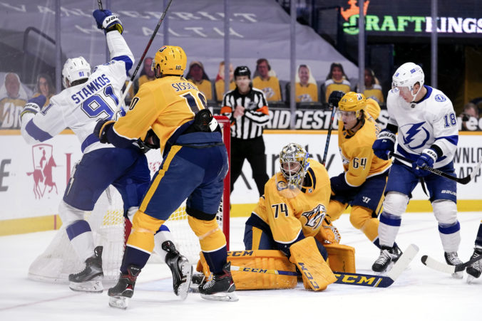 lightning_predators_hockey_62430 33a32135bfcc433ca7dfe64094957628 676x451