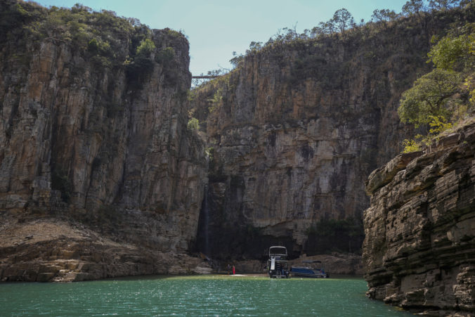 brazil_deadly_cliff_collapse_28710 bcb1e684b81e46e19d28f825daaa6c81 676x451