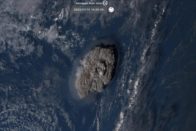 tonga_volcano_eruption_46806 fedfcad0c2ec4ff188dc697b67a2af2f 676x451