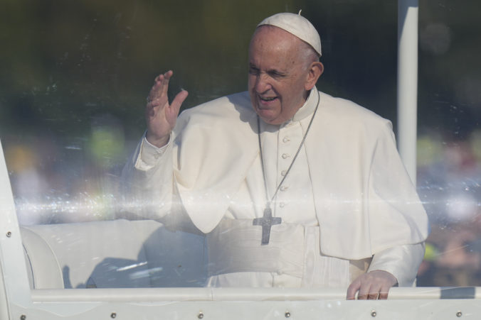 pope_slovakia_83497 a482dfeaedd047988d6aa9f5d9012f3b 676x451