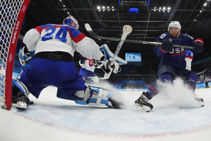 beijing_olympics_ice_hockey_26544 bd1ec0b423574d4cbe89c952f50a1fd5 676x451