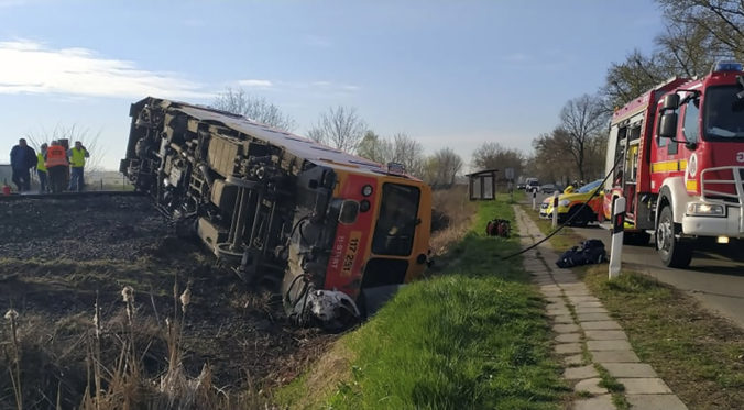 hungary_train_crash_01571 b4e0cd790ff74fe3af3721ce56775681 676x373