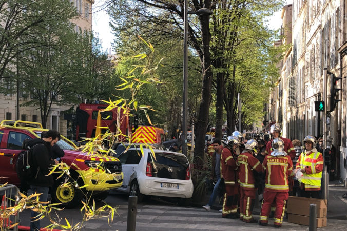 france_marseille_building_collapse_59432 676x451