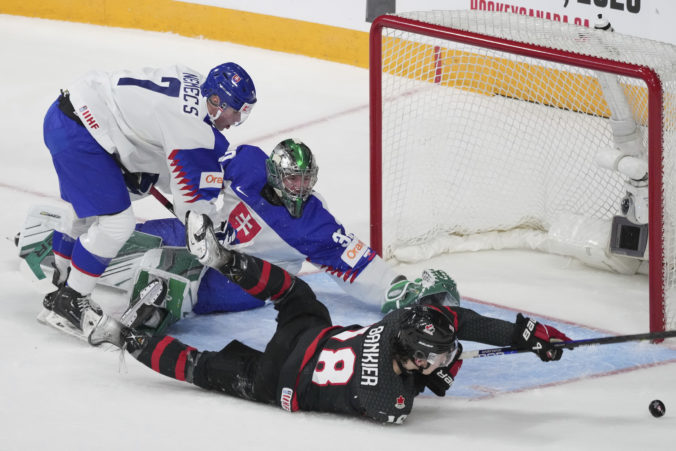 world_juniors_slovakia_canada_hockey_63861 33e564995bf44b0ba642dc844de5f0c6 676x451