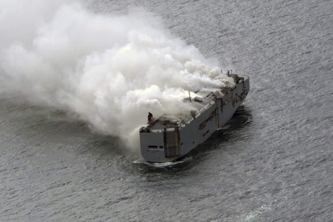 netherlands_cargo_ship_fire_81549 676x451