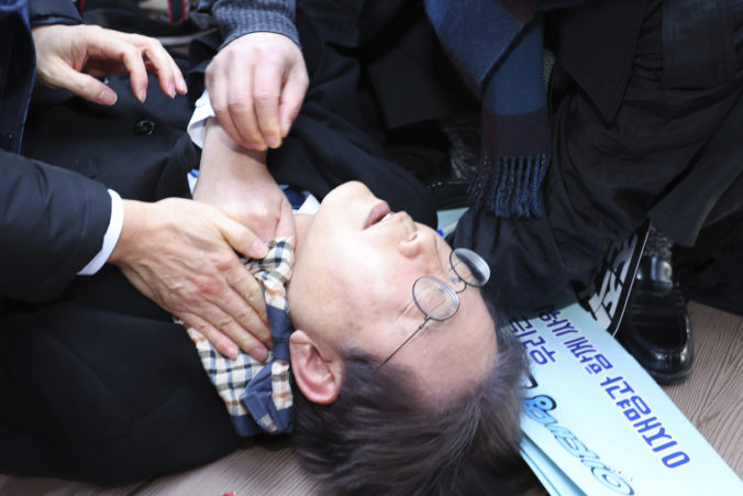 south_korea_politician_attacked_91219 676x451