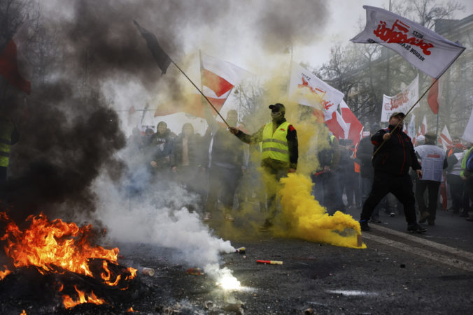 poland_farmers_protest_83745 676x451