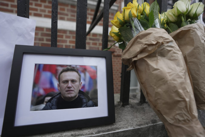 britain_russia_navalny_obit_53603 676x451