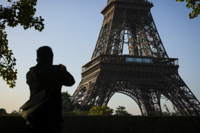 oly_paris_olympic_rings_95430 676x451