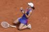 Iga Swiateková dosiahla na Roland Garros víťazný hetrik, Poľka jasne ovládla finále ženskej dvojhry