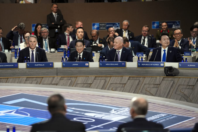 nato_summit_87633 676x451