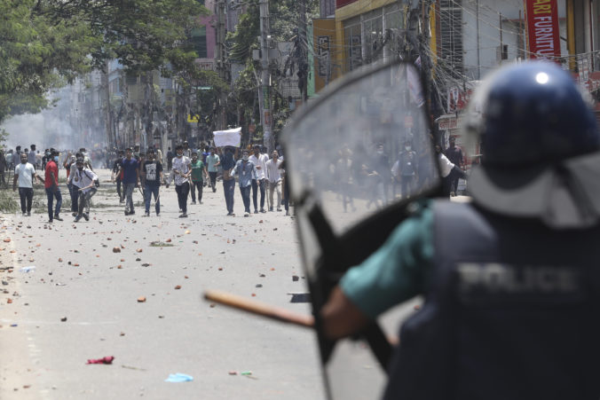 bangladesh_campus_violence_90409 676x451