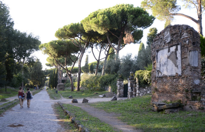 italy_unesco_appian_way_49891 676x436