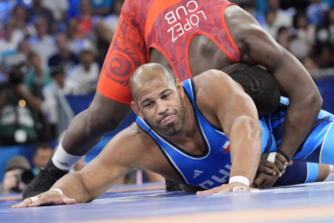 paris_olympics_wrestling_93052 676x451