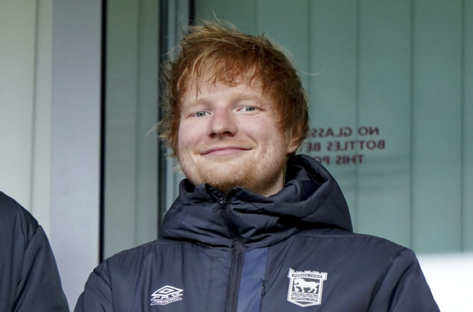 Nováčik anglickej Premier League Ipswich Town získal zaujímavého menšinového vlastníka, je ním spevák Ed Sheeran - 24hod.sk