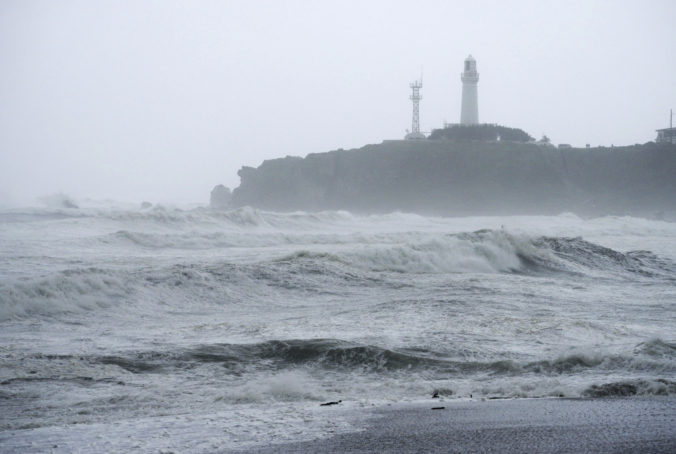 japan_typhoon_00354 676x454