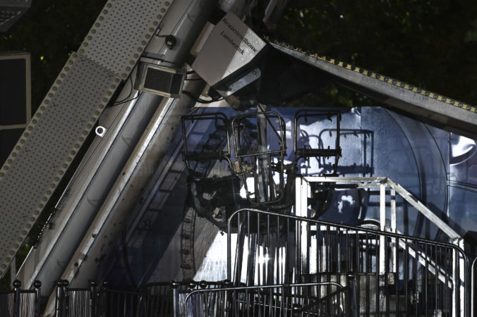 germany_ferris_wheel_fire_16511 676x450