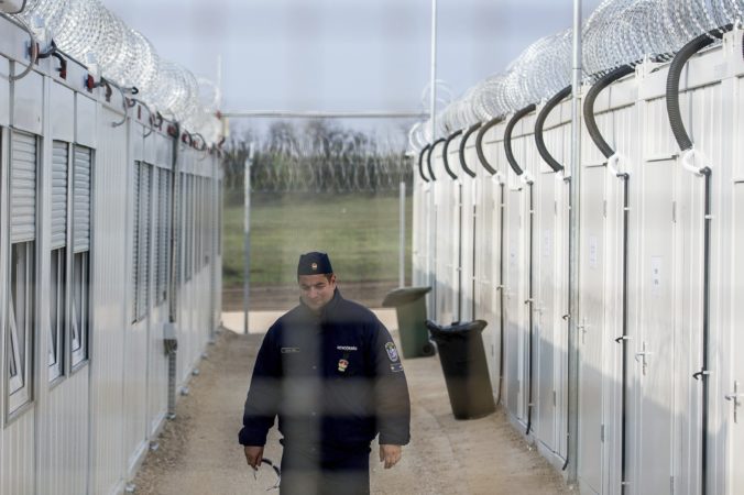 hungary_migrants_64919 f0a1d2abfb904cce808164d76f68d06e 676x450