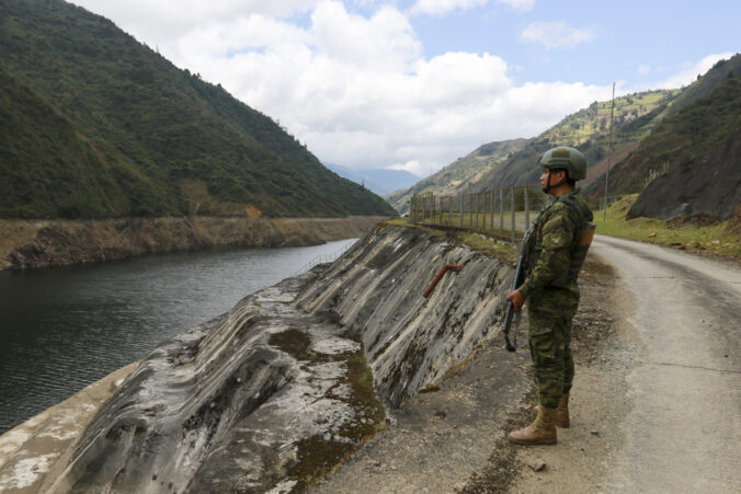 ecuador_power_security_46758 676x451