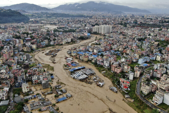 aptopix_nepal_floods_99611 676x451