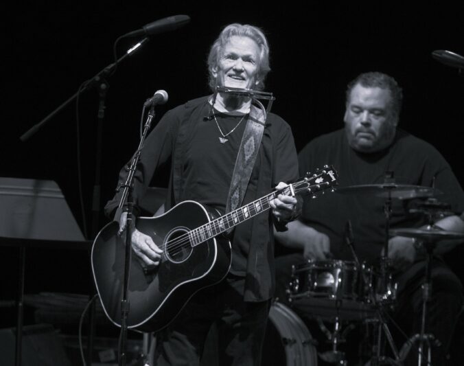 obit_kris_kristofferson_31407 676x533