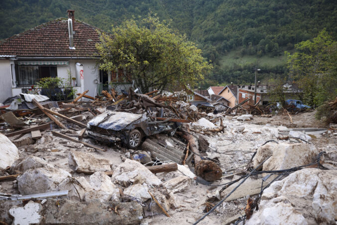 bosnia_floods_12319 676x451