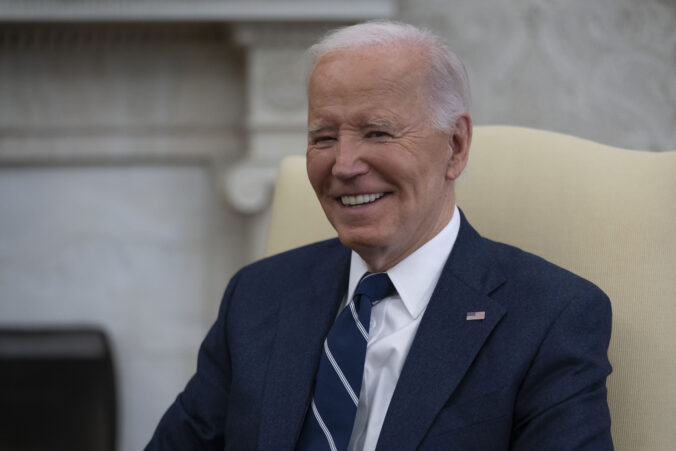 biden_01950 676x451