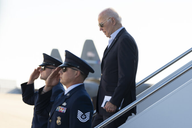 biden_42806 676x451