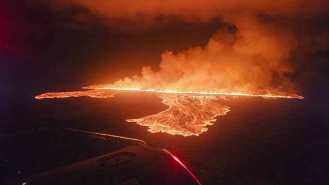 iceland_volcano_96770 676x381