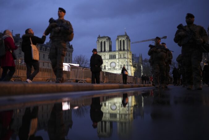 aptopix_france_notre_dame_reopening_77060 676x451