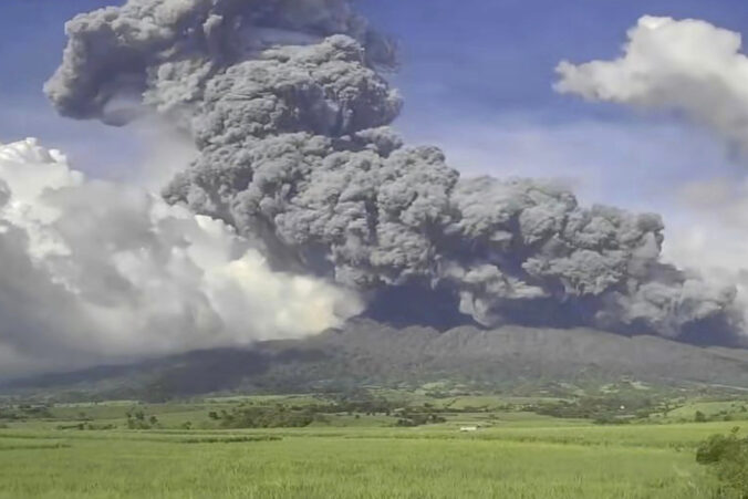 philippines_volcano_92333 1 676x451