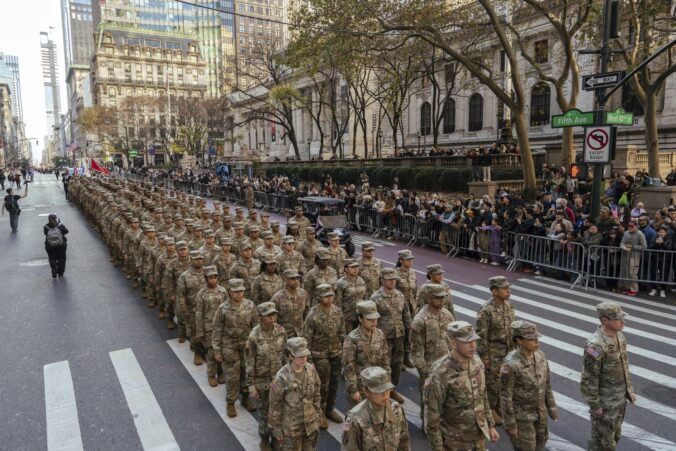 veterans_day_parade_27252 676x451