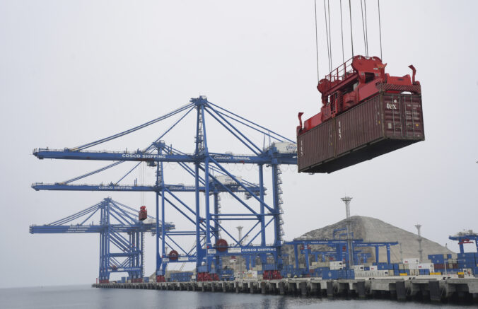 peru_china_port_73562 676x437