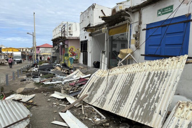 mayotte_cyclone_chido_16020 676x451